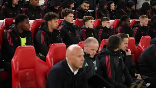 آرني سلوت في مباراة ليفربول ضد كريستال بالاس