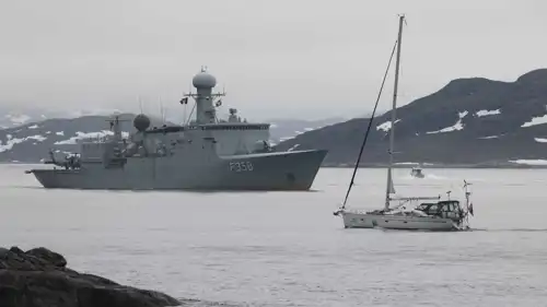 فرقاطة عسكرية في غرينلاند