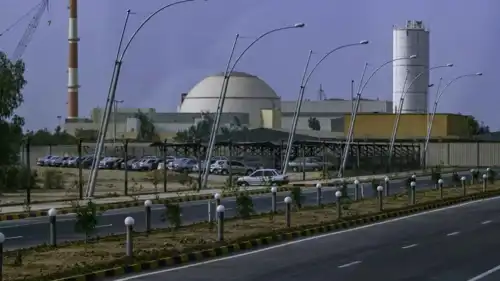 قبة الاحتواء لمحطة بوشهر للطاقة النووية 