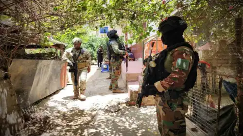 عناصر من الجيش البيروفي خلال حملة أمنية