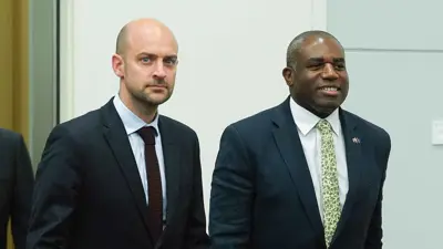  وزير أوروبا والشؤون الخارجية الفرنسي جان نويل بارو، ووزير الخارجية البريطاني ديفيد لامي