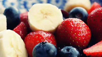 التوت والموز 