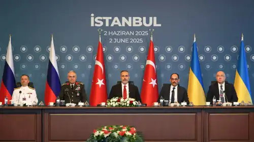 الوفدان الأوكراني والروسي خلال جولة مفاوضات سابقة في إسطنبول