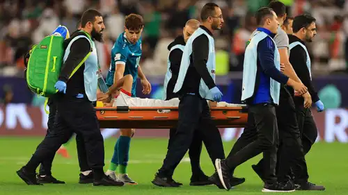 خروج يزن النعيمات مصابًا في مباراة العراق والأردن