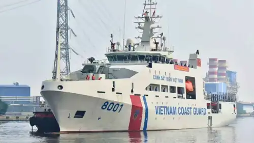 سفينة خفر السواحل الفيتنامية في ميناء تانجونج بريوك