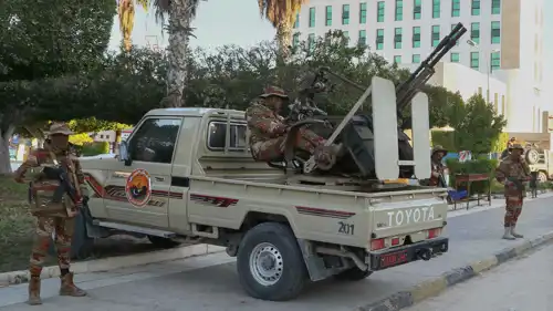 عربة مسلحة في العاصمة الليبية طرابلس