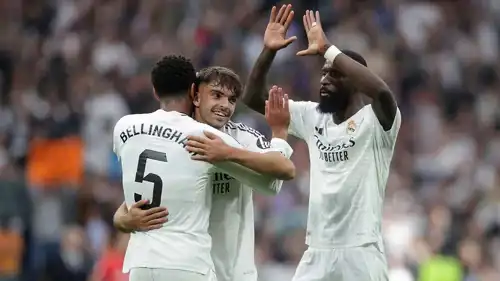 روديغر مع لاعبي ريال مدريد