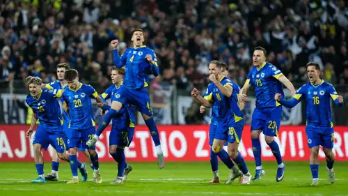 احتفال منتخب البوسنة