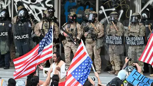الحرس الوطني الأمريكي بمواجهة محتجين في كاليفورنيا- أرشيفية