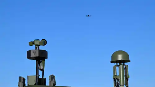 رصد ومتابعة هجوم بطائرات مسيرة