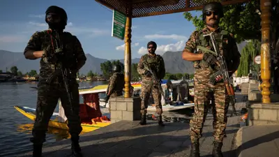 أفراد من قوات الأمن الهندية في كشمير