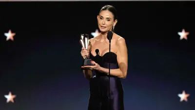 النجمة ديمي مور 