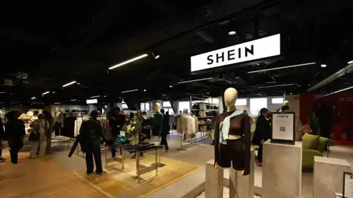 متجر شي إن في فرنسا