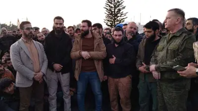 وفد سوري في مطار حميميم 