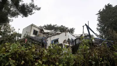 دمار في منزل شمالي إسرائيل