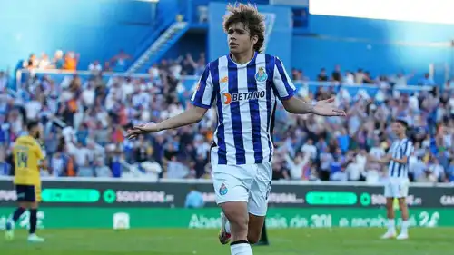 رودريغو مورا