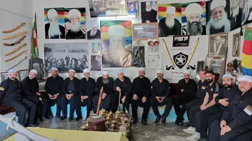 قيادات حركة "رجال الكرامة" خلال لقاء في السويداء