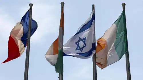 العلمان الأيرلندي والإسرائيلي