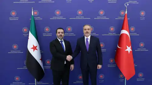 وزير الخارجية التركي هاكان فيدان ونظيره السوري أسعد الشيباني