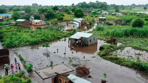 أضرار جراء الفيضانات جنوب أفريقيا