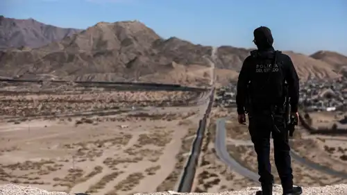 ضابط شرطة مكسيكي في سيوداد خواريز
