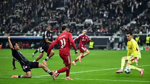 محمد صلاح في مباراة ليفربول وآنتراخت فرانكفورت