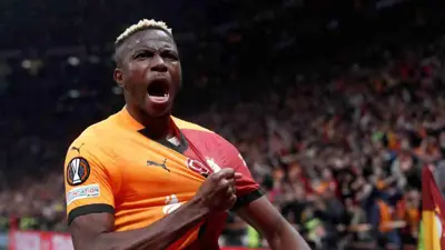 فيكتور أوسيمين نجم غلطة سراي التركي