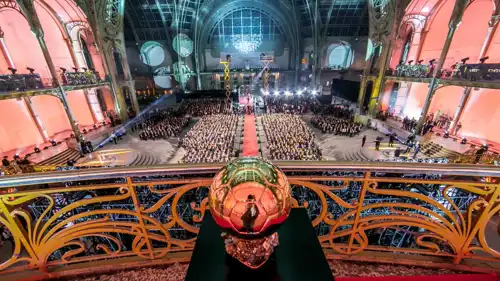 مسرح شاتليه في باريس مكان إقامة حفل الكرة الذهبية