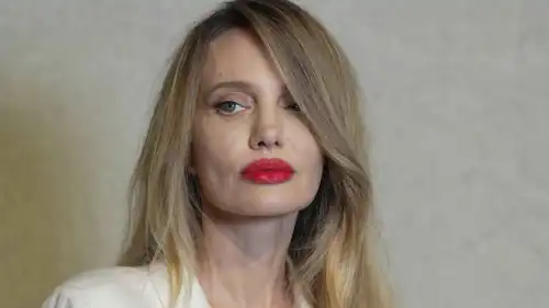 أنجلينا جولي بإطلالتها الأخيرة 