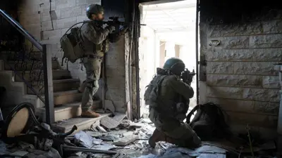 جنود إسرائيليون خلال العملية في جنوب لبنان