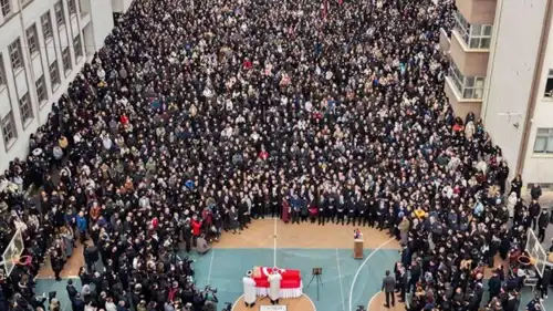 من مراسم التشييع 