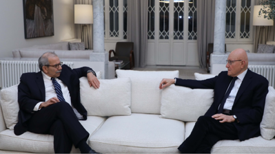 نواف سلام خلال لقائه تمام سلام رئيس الحكومة الأسبق