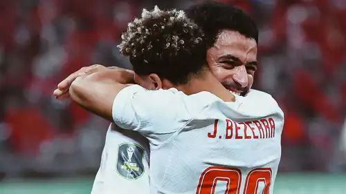 عمر جابر وبيزيرا يحتفلان بفوز الزمالك على بلوزداد