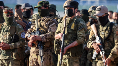 مقاتلون عسكريون تابعون لهيئة تحرير الشام