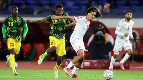 حنبعل المجبري في مباراة تونس ومالي 