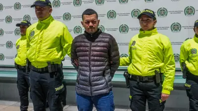 المشبته به بعد توقيفه من قبل الشرطة