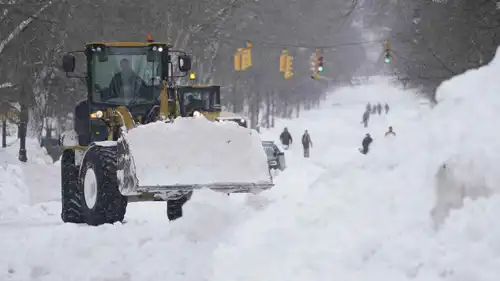 ثلوج قاتلة تجتاح أمريكا