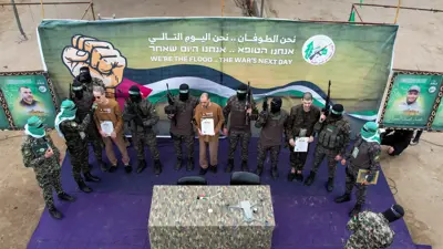 جانب من مراسم تسليم الرهائن الإسرائيليين 