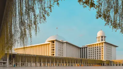 مسجد الإستقلال في إندونيسيا