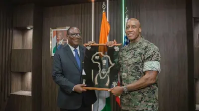  قائد أفريكوم مع وزير الدفاع الإيفواري