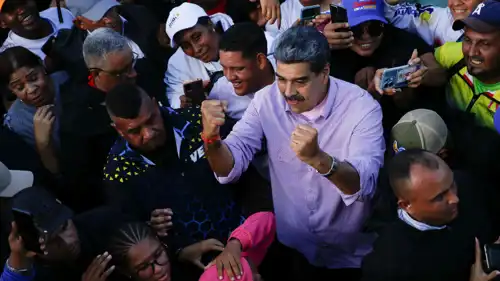 مادورو خلال مشاركته في تظاهرة محلية