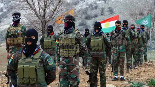 مقاتلون أكراد إيرانيون يتدربون في أربيل