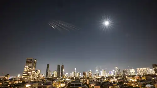 صواريخ في سماء تل أبيب 