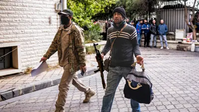 من عمليات تسليم الأسلحة