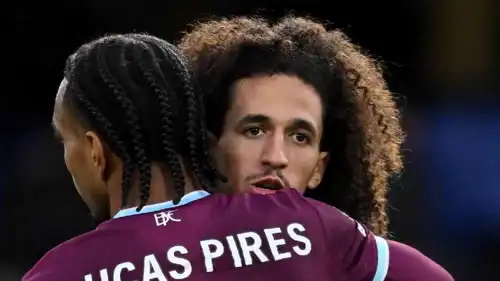 حنبعل المجبري نجم بيرنلي الإنجليزي