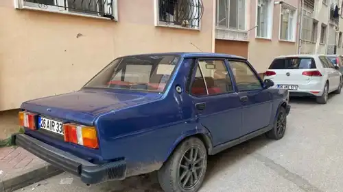 سيارة شاهين 1986