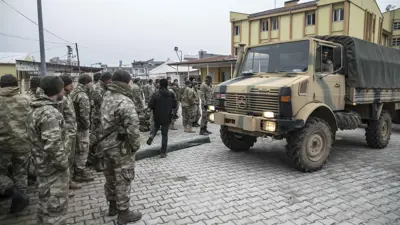 جنود أتراك في طريقهم إلى نقاط المراقبة في إدلب