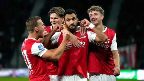 فانجيليس بافليديس مع لاعبي بنفيكا