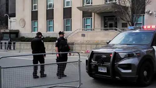 عناصر أمن في مدينة تورونتو