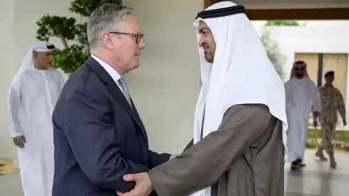 الشيخ محمد بن زايد مستقبلًا كير ستارمر